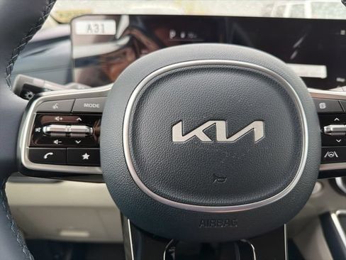 New 2026 Kia Carnival EX FWD image 22