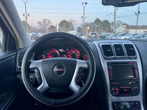 Used 2009 GMC Acadia SLT w/ Technology Package image 18