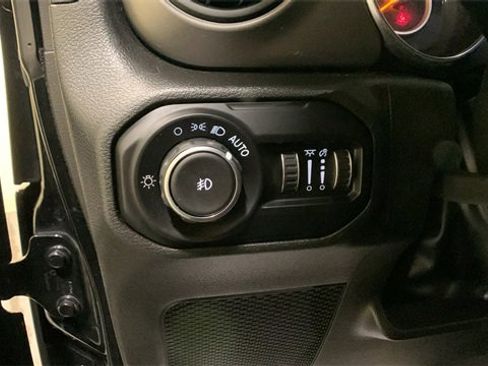 Used 2022 Jeep Wrangler Unlimited Sport image 26