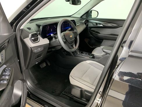 Used 2025 Chevrolet TrailBlazer LT image 28