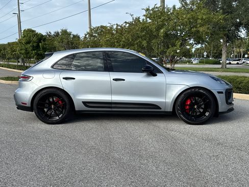 Used 2023 Porsche Macan S AWD/4WD image 3