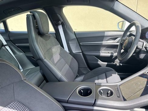 New 2025 Porsche Taycan 4S image 15