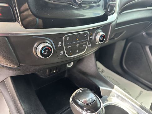 Used 2019 Chevrolet Traverse LS FWD image 32