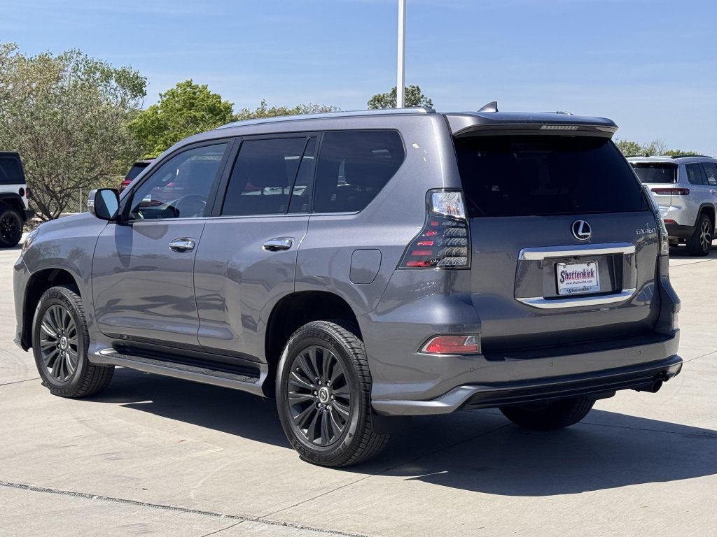 Used 2023 Lexus GX 460 Premium w/ Accessory Package AWD/4WD image 4