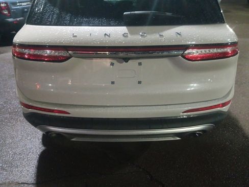 Used 2021 Lincoln Corsair AWD w/ Premium Package image 8