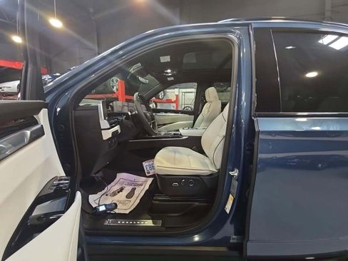 Used 2026 Cadillac Escalade Sport w/ Touring Package image 2