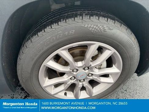 Used 2024 GMC Terrain SLT AWD/4WD image 10
