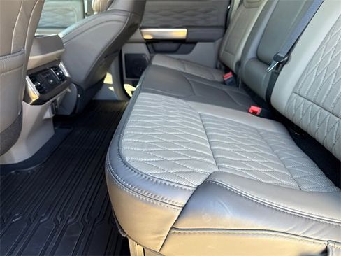 Used 2025 Ford F450 Platinum w/ Platinum Plus Package image 17