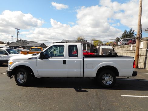 Used 2014 Ford F250 XL image 2