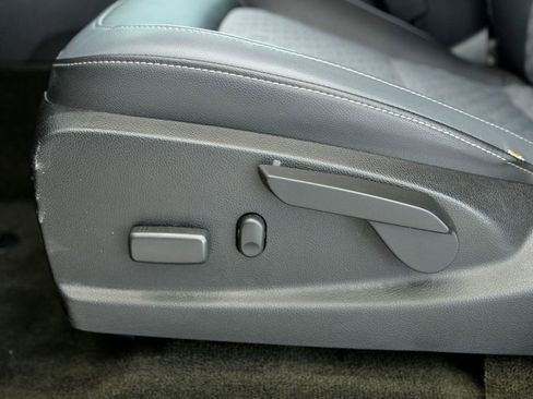 Used 2015 Chevrolet Colorado Z71 image 16