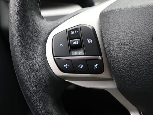 Used 2024 Ford Explorer XLT w/ Equipment Group 202A image 19