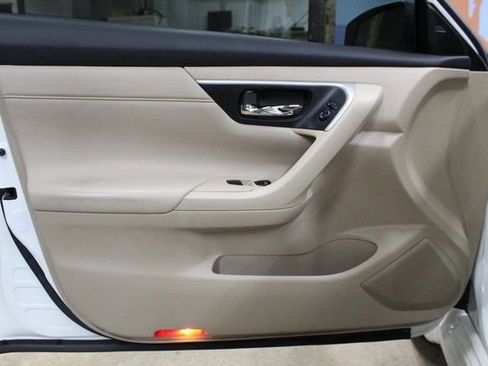 Used 2018 Nissan Altima 2.5 SL FWD image 16