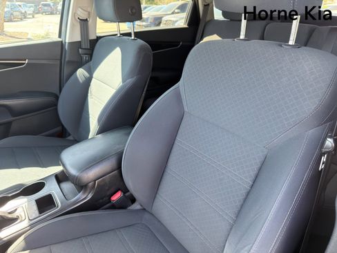 Used 2019 Kia Sorento L FWD image 10