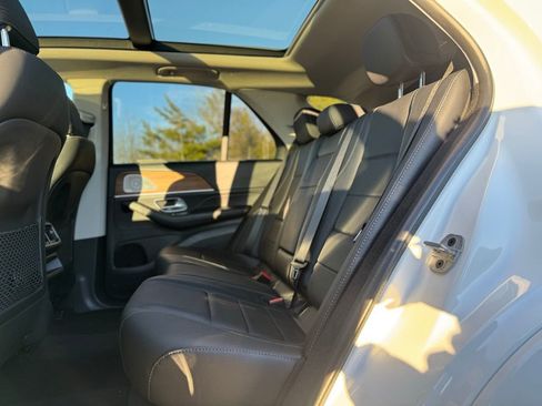 Used 2024 Mercedes-Benz GLE 450 4MATIC image 11