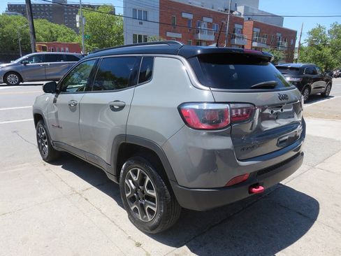 Used 2019 Jeep Compass Trailhawk w/ Cold Weather Group AWD/4WD image 5