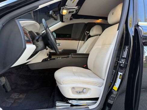 Used 2013 Rolls-Royce Ghost image 16
