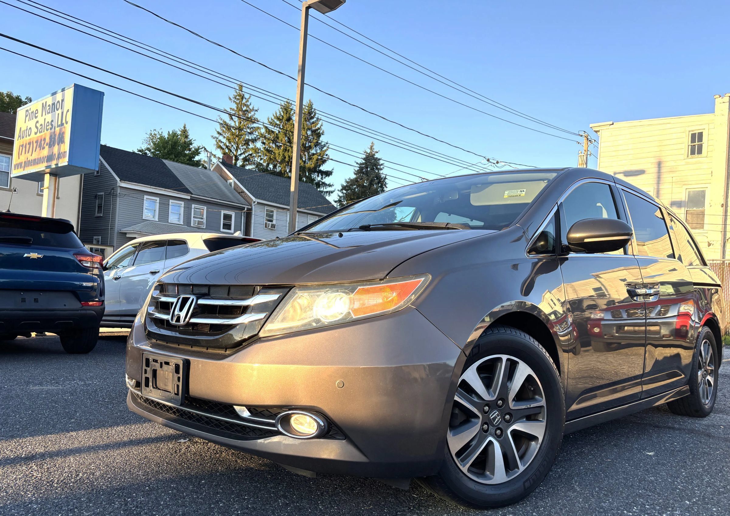 Used 2015 Honda Odyssey Touring Elite image 1