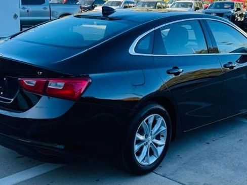 Used 2024 Chevrolet Malibu LT image 2