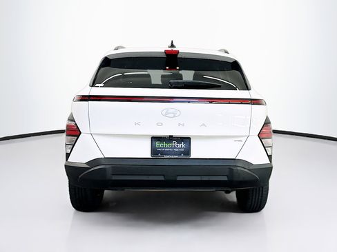 Used 2025 Hyundai Kona SEL image 7