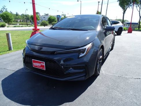 Used 2024 Toyota Corolla SE w/ SE Premium Package FWD image 2