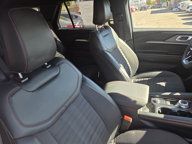 Used 2026 Ford Explorer ST-Line w/ ST-Line Street Pack RWD image 8