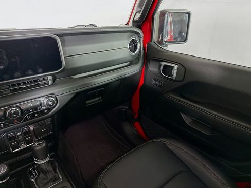 Certified 2024 Jeep Wrangler Sahara w/ Technology Group image 36