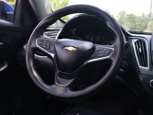 Used 2023 Chevrolet Malibu LT FWD image 7