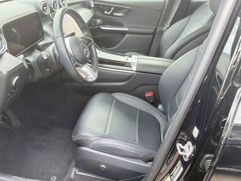 Used 2023 Mercedes-Benz GLC 300 4MATIC image 5