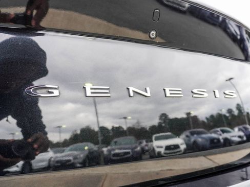 Used 2022 Genesis G70 2.0T image 14