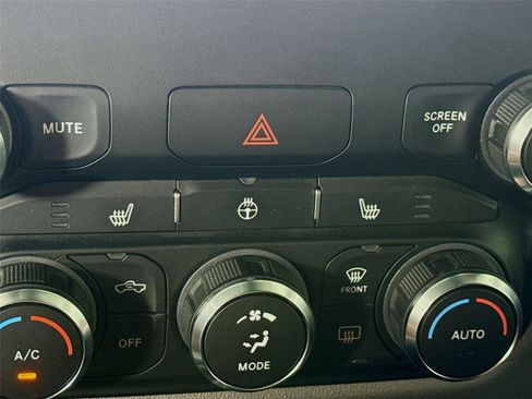 Used 2022 RAM 1500 Big Horn AWD/4WD image 13