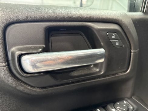 Used 2019 GMC Sierra 1500 SLE w/ SLE Value Package AWD/4WD image 30