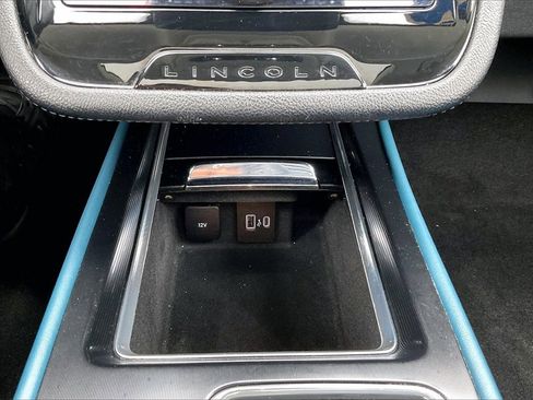 Used 2020 Lincoln Corsair Reserve w/ Elements Package image 16