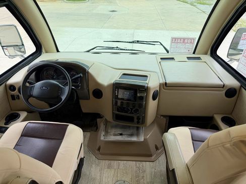 Used 2018 Ford E-450 and Econoline 450 Super Duty w/ A/C Prep Package RWD image 12