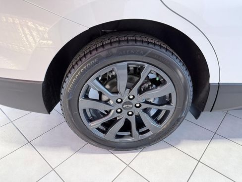 Used 2022 Chevrolet Equinox RS w/ Infotainment Package image 39