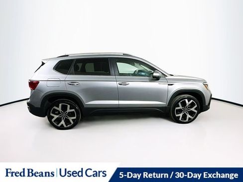 Used 2022 Volkswagen Taos SEL image 8