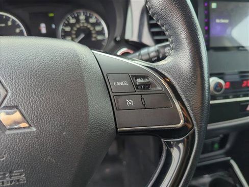 Used 2020 Mitsubishi Outlander SE FWD image 13