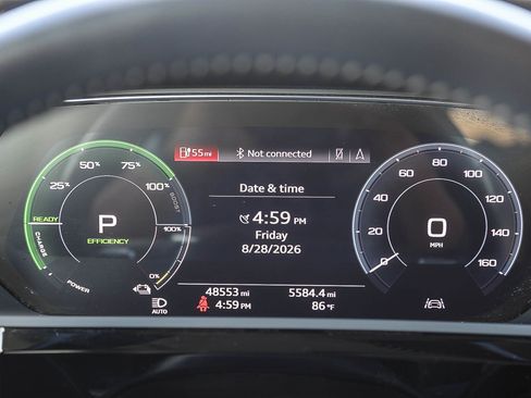 Used 2019 Audi e-tron Prestige w/ Prestige Package AWD/4WD image 23