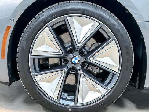 New 2026 BMW i4 eDrive40 w/ Parking Assistance Package RWD image 24