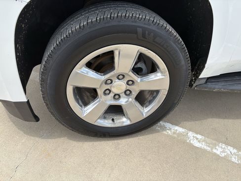 Used 2017 Chevrolet Tahoe LS w/ All-Season Package RWD image 11