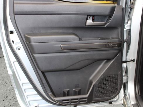 Used 2025 Toyota Tacoma TRD Off-Road AWD/4WD image 43
