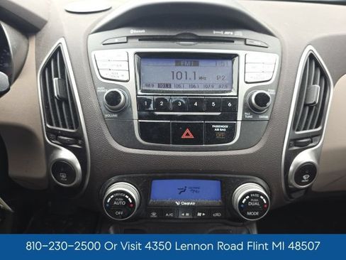 Used 2011 Hyundai Tucson Limited AWD/4WD image 15