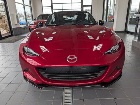 New 2026 MAZDA MX-5 Miata Club w/ Weather Package RWD image 9