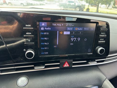 Used 2022 Hyundai Elantra SEL w/ Convenience Package FWD image 30