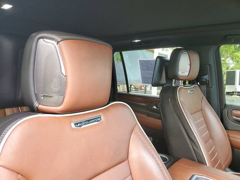 Certified 2023 GMC Yukon XL Denali Ultimate AWD/4WD image 24