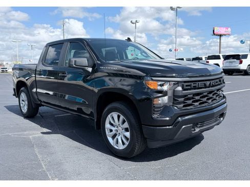 New 2026 Chevrolet Silverado 1500 Custom image 2