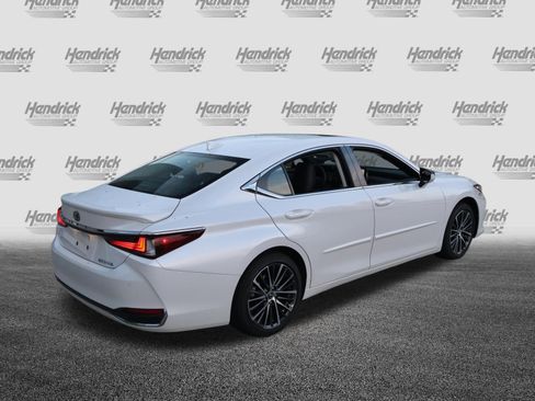 Used 2025 Lexus ES 300h w/ Premium Package FWD image 9