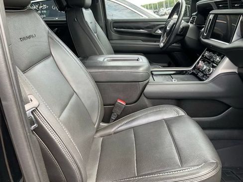Used 2022 GMC Yukon Denali w/ Denali Ultimate Package AWD/4WD image 11