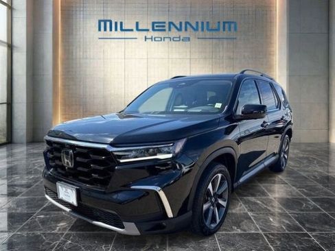Used 2024 Honda Pilot Elite image 1