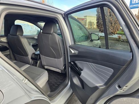 Used 2023 Volkswagen ID.4 Pro S image 10