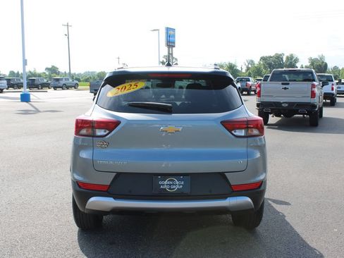 Used 2025 Chevrolet TrailBlazer LT w/ Convenience Package FWD image 8